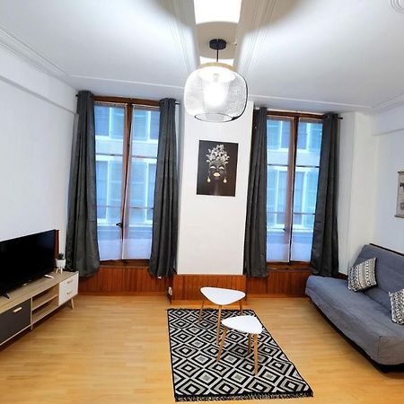 Charmant T2 Meuble Quartier Chateau De โป ภายนอก รูปภาพ